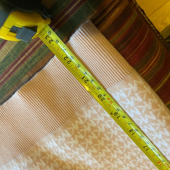 Michael Kors hooded poncho with pockets - Picture 7 of 8